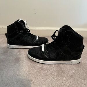 Pastry hip hop sneakers size 8